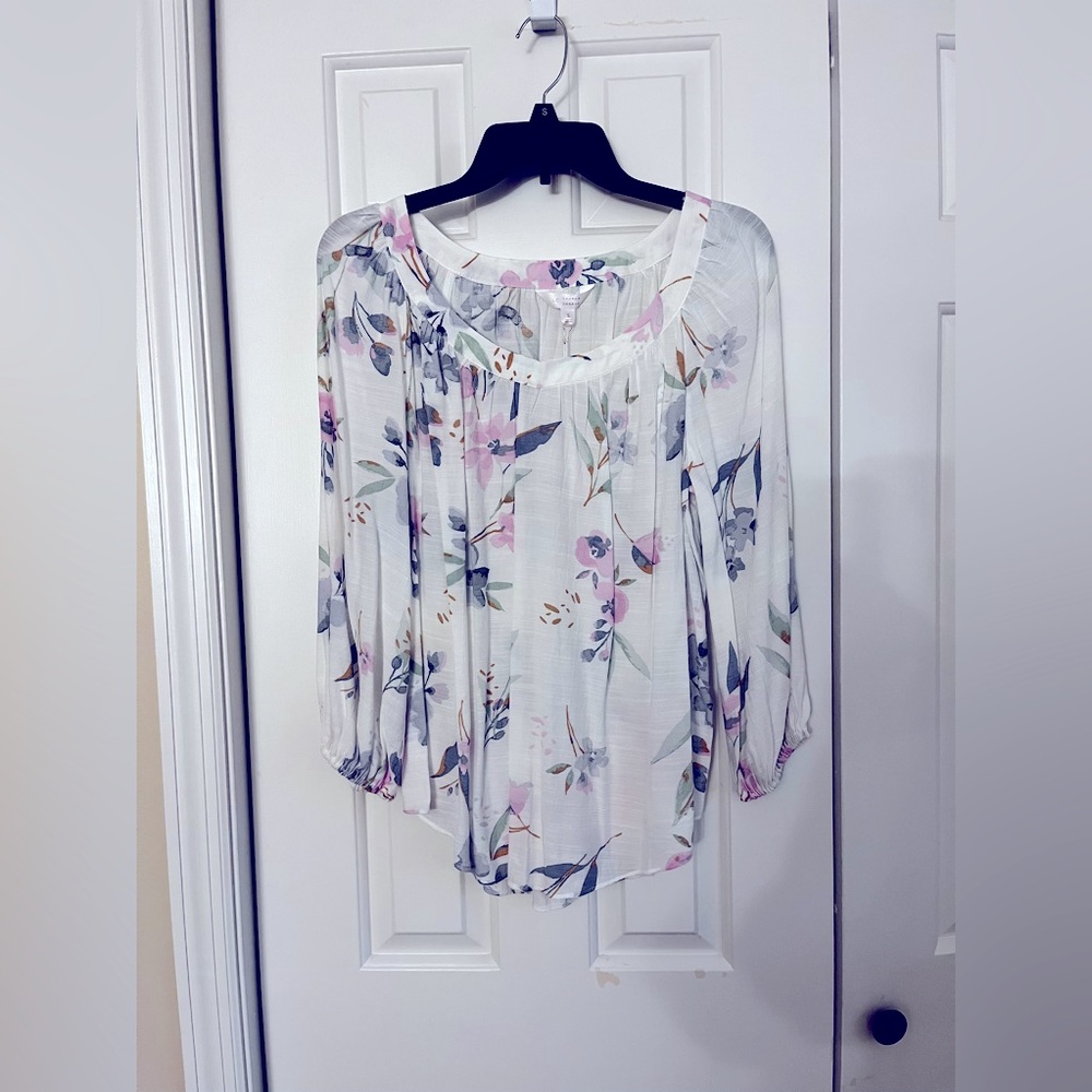 Lauren Conrad multi-color floral blouse. NWT, size small.